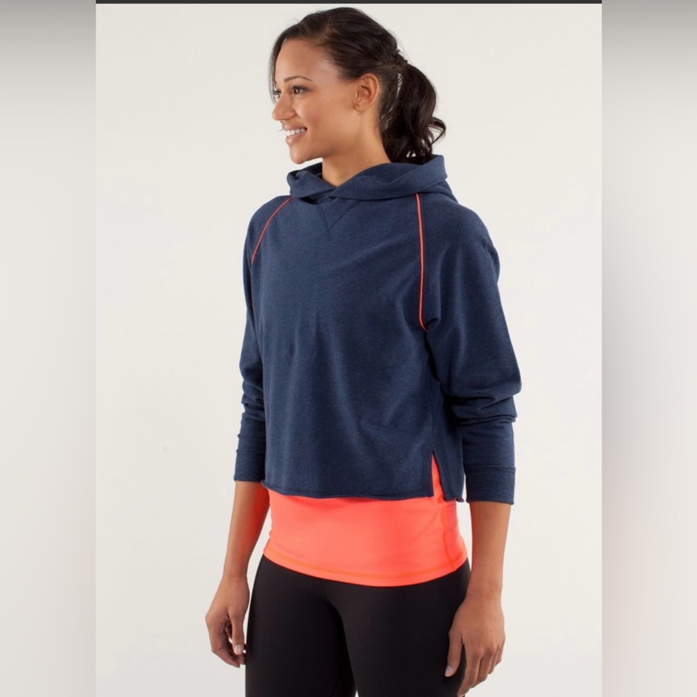Lululemon Please Me Cropped d Pullover Size 6 Navy Great Condition - Picture 2 of 13